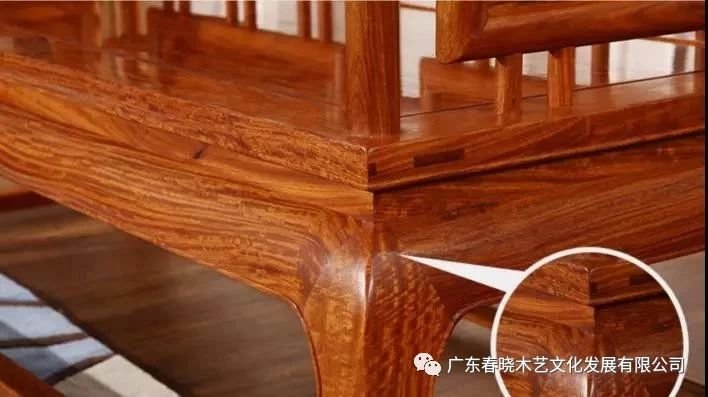 大紅酸枝之后，紅木市場主流當屬血檀與緬花(圖6)