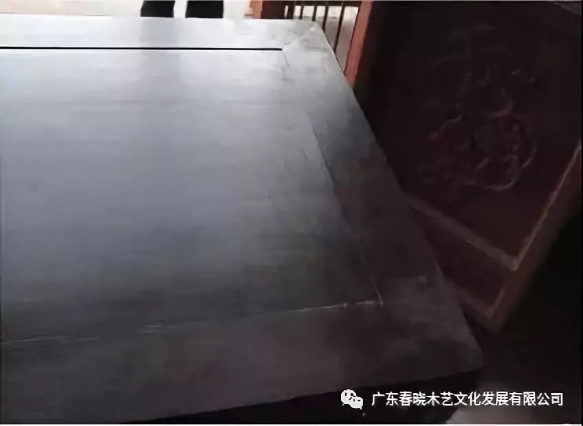 老紅木家具的修復(fù)過程，一經(jīng)修復(fù)煥然一新(圖17)
