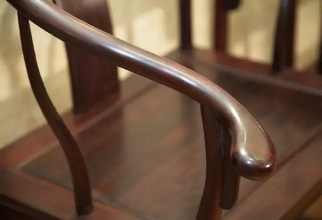 擁有這些特點(diǎn)的中式家具，會讓人發(fā)自心底的喜愛。(圖4)